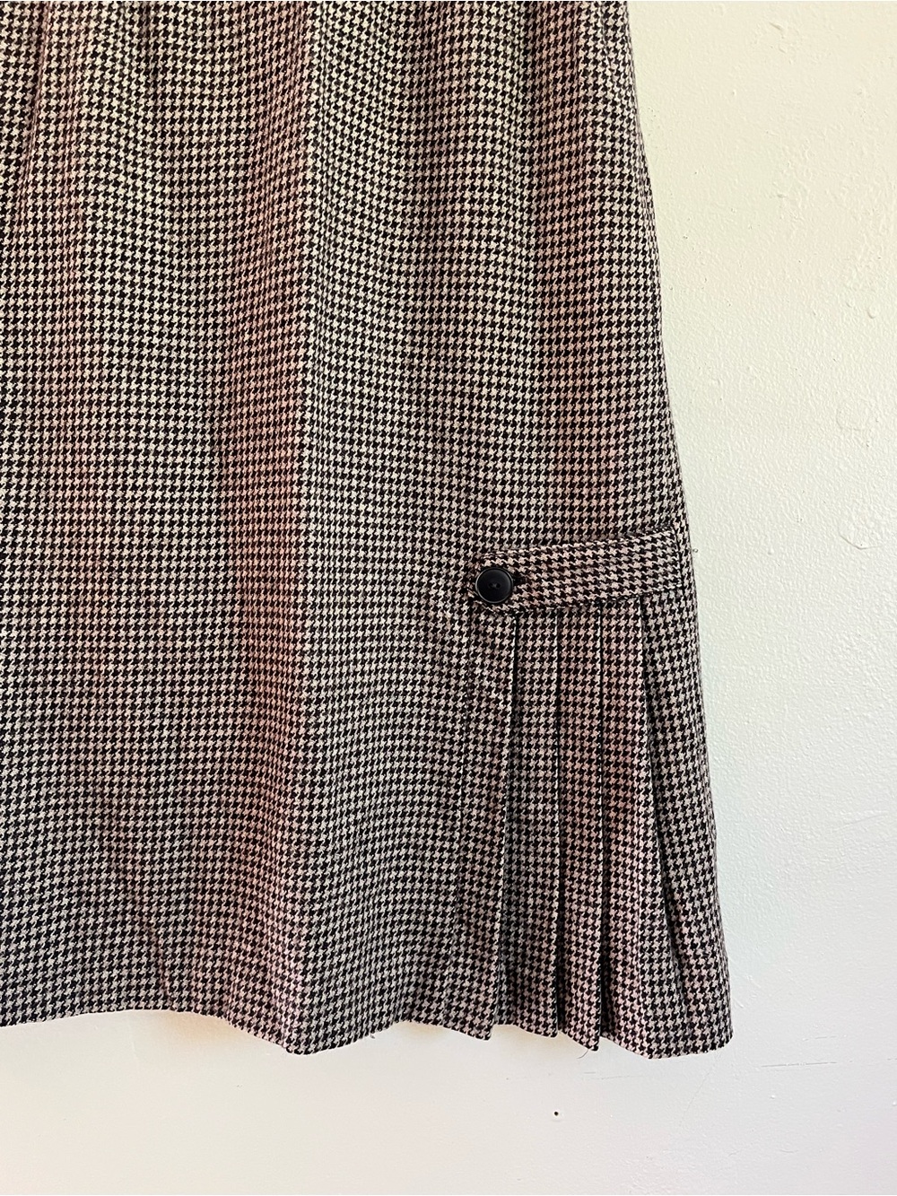 100% wool Houndstooth Pleated Midi Skirt - Black & White - Picture 2 of 7